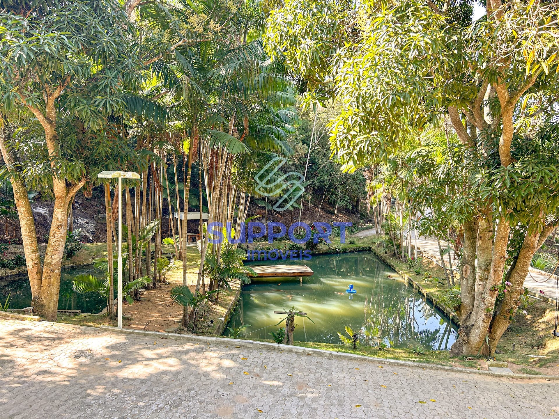 Chácara à venda com 5 quartos, 10m² - Foto 13