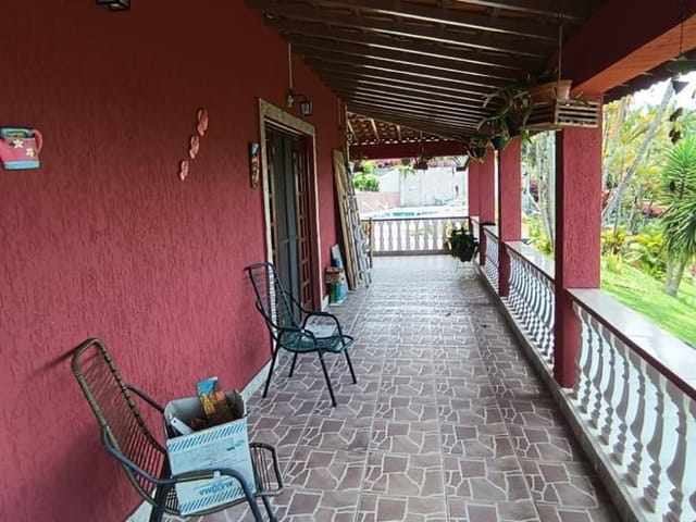 Chácara com 3000m² 3 quartos e 2 banheiros, à venda, no bairro Toledo em Toledo