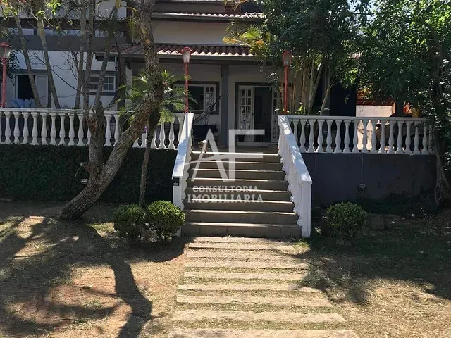 Chácara com 1800m² 4 quartos e 4 banheiros, à venda, no bairro Jardim Continental II em Taubaté