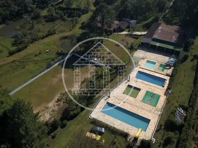 Chácara com 30000m² 15 quartos e 15 banheiros, à venda, no bairro Engenheiro Marsilac em São Paulo