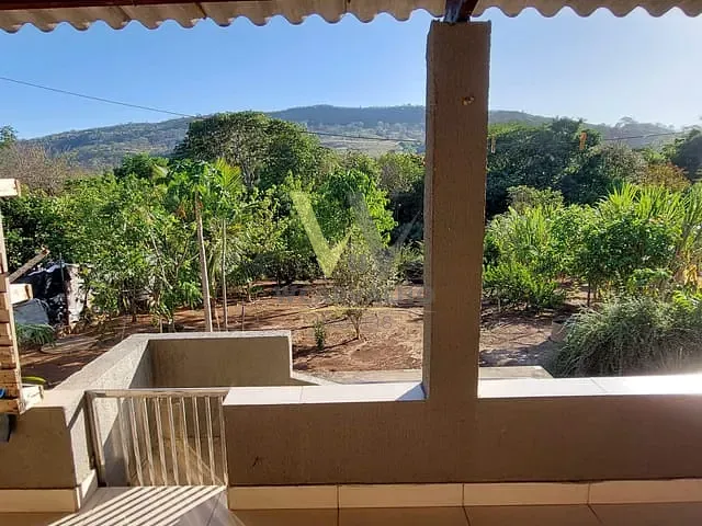 Chácara com 3700m² 2 quartos e 2 banheiros, à venda, no bairro Zona rural em Anápolis