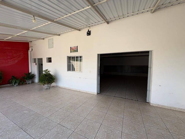 Chácara com 625m² 1 quarto e 3 banheiros, à venda, no bairro Cidade Satélite Íris em Campinas
