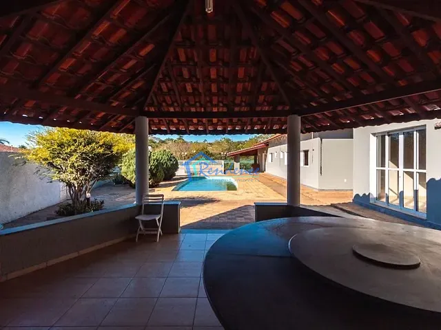 Chácara com 2500m² 4 quartos e 4 banheiros, à venda, no bairro Terras de Itaici em Indaiatuba