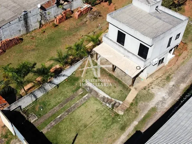 Chácara com 1700m² 5 quartos e 4 banheiros, à venda, no bairro Residencial Estoril em Taubaté