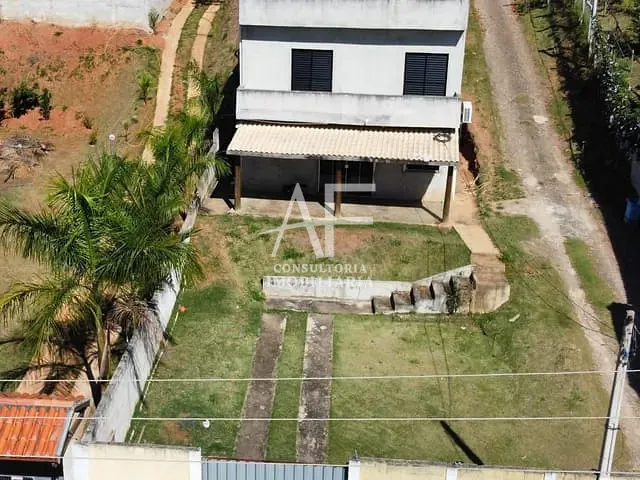 Chácara com 1700m² 5 quartos e 4 banheiros, à venda, no bairro Residencial Estoril em Taubaté