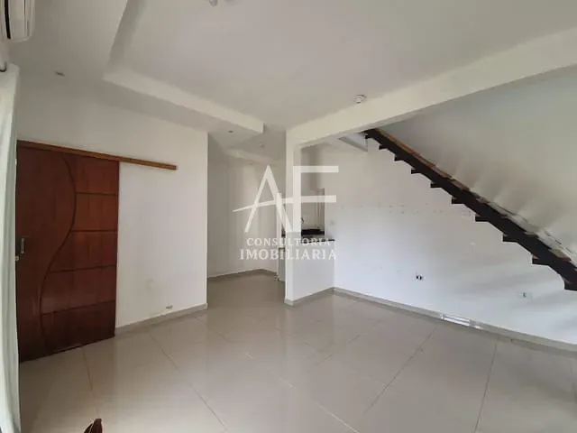 Chácara com 1700m² 5 quartos e 4 banheiros, à venda, no bairro Residencial Estoril em Taubaté