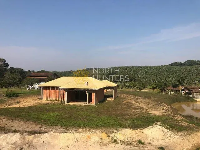 Chácara com 2500m² 2 quartos e 2 banheiros, à venda, no bairro Santo Antônio em Barra Velha