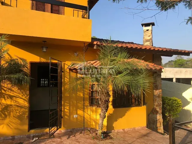 Chácara com 1185m² 3 quartos e 2 banheiros, à venda, no bairro Parque Agrinco em Guararema