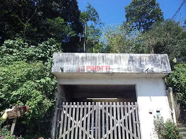 Chácara 3 quartos e 2 banheiros, à venda, no bairro Parque Andreense em Santo André