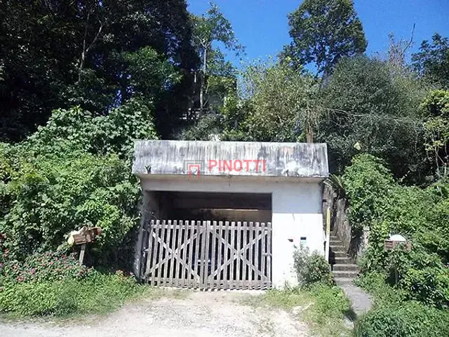 Chácara 3 quartos e 2 banheiros, à venda, no bairro Parque Andreense em Santo André