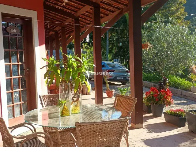 Chácara 4 quartos e 4 banheiros, à venda, no bairro Lopes em Valinhos