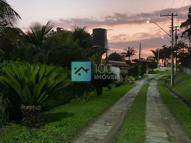 Chácara 4 quartos e 4 banheiros, para alugar, no bairro Condomínio Lagoinha em Jacareí