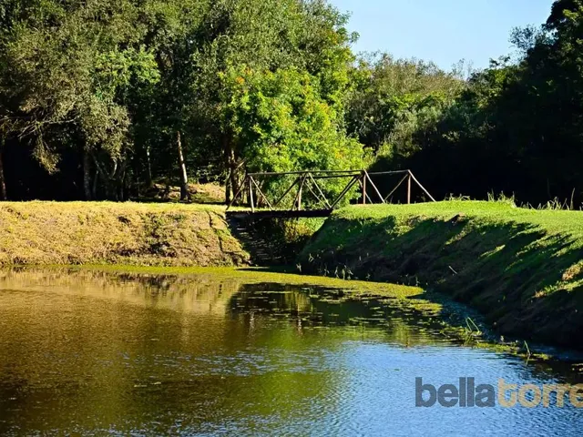 Sítio 2 quartos e 2 banheiros, à venda, no bairro Guarituba em Piraquara