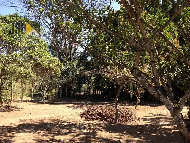 Chácara com 5000m² 2 quartos e 1 banheiro, à venda, no bairro Chácara Itamarati em Caçapava