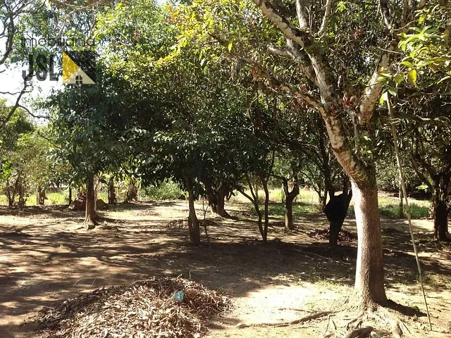 Chácara com 5000m² 2 quartos e 1 banheiro, à venda, no bairro Chácara Itamarati em Caçapava