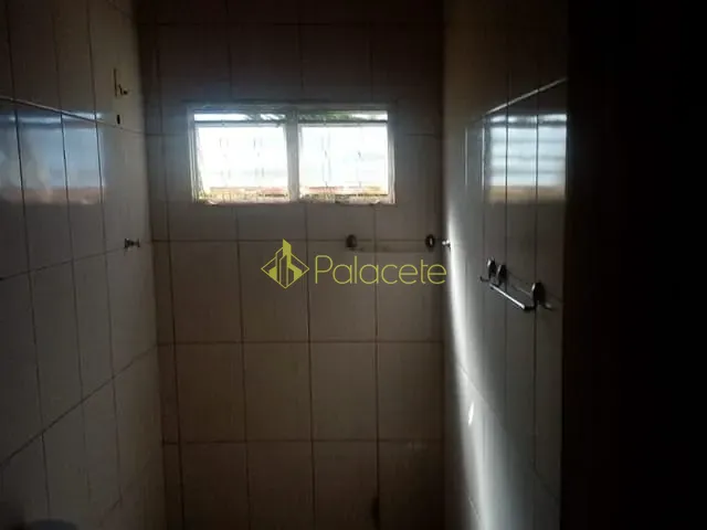 Chácara com 400m² 2 quartos e 1 banheiro, à venda, no bairro Bom Sucesso em Pindamonhangaba