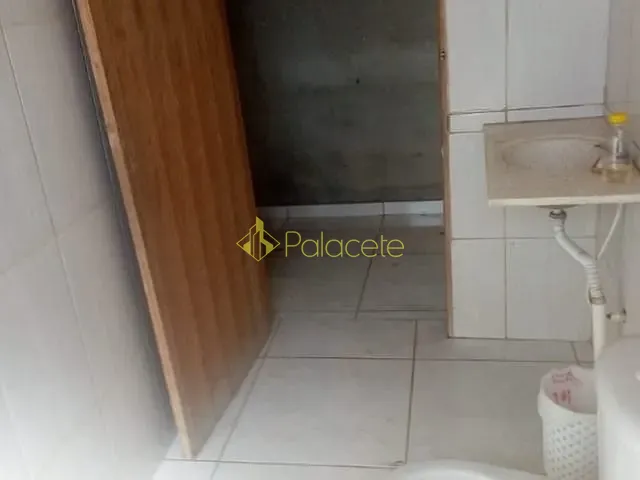 Chácara com 400m² 2 quartos e 1 banheiro, à venda, no bairro Bom Sucesso em Pindamonhangaba
