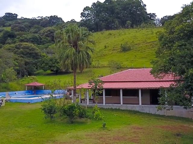 Chácara com 15000m² 3 quartos e 2 banheiros, à venda, no bairro Salto em Extrema