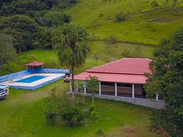 Chácara com 15000m² 3 quartos e 2 banheiros, à venda, no bairro Salto em Extrema