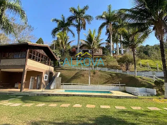 Chácara com 2000m² 3 quartos e 4 banheiros, à venda, no bairro Freitas em São José dos Campos
