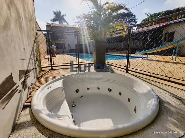 Chácara com 1200m² 4 quartos e 6 banheiros, à venda, no bairro Vale Verde em Valinhos