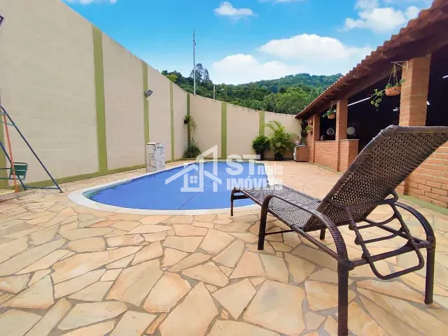 Chácara com 2000m² 3 quartos e 3 banheiros, à venda, no bairro Serrinha em Andradas