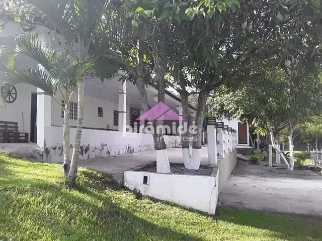 Chácara com 1500m² 4 quartos e 3 banheiros, à venda, no bairro Fazenda Bom Retiro em São José Dos Campos