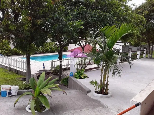 Chácara com 1500m² 4 quartos e 3 banheiros, à venda, no bairro Fazenda Bom Retiro em São José Dos Campos