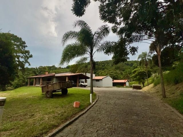 Chácara com 299439m² 4 quartos e 2 banheiros, à venda, no bairro Vargem em Vargem