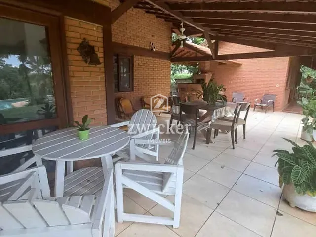 Chácara com 110m² 6 quartos e 5 banheiros, à venda, no bairro Tibiriçá em Bauru