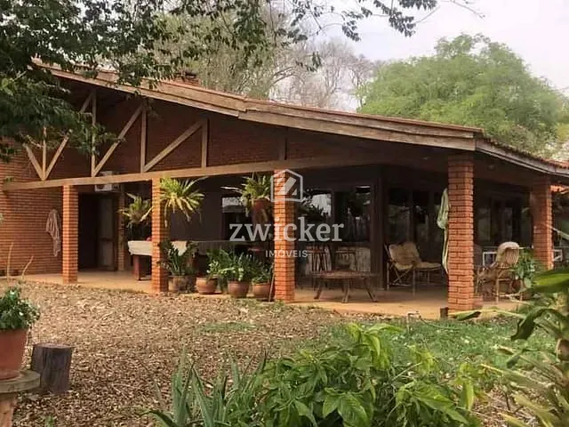 Chácara com 110m² 6 quartos e 5 banheiros, à venda, no bairro Tibiriçá em Bauru