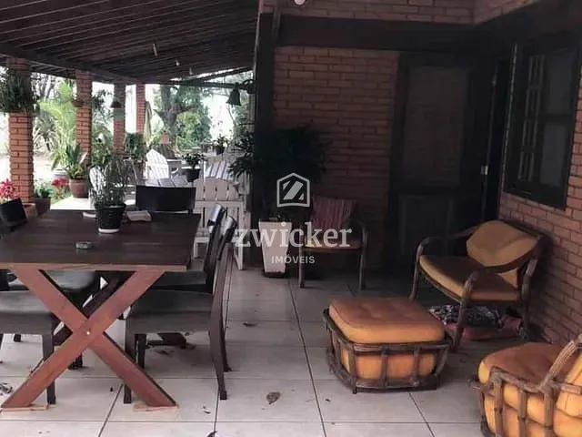 Chácara com 110m² 6 quartos e 5 banheiros, à venda, no bairro Tibiriçá em Bauru