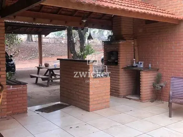 Chácara com 110m² 6 quartos e 5 banheiros, à venda, no bairro Tibiriçá em Bauru