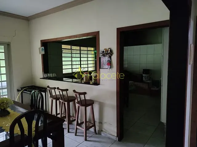 Chácara com 24000m² 2 quartos e 2 banheiros, à venda, no bairro Pinga em Pindamonhangaba