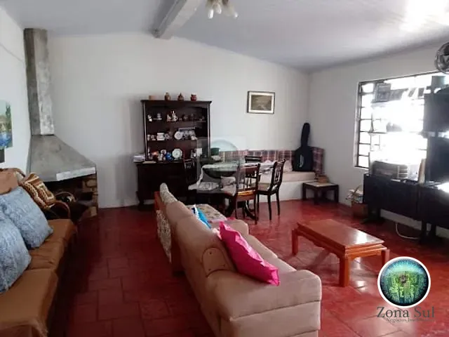 Chácara com 250m² 4 quartos e 2 banheiros, à venda, no bairro Carafá em Votorantim