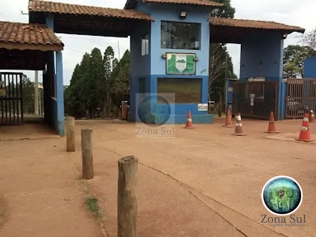 Chácara com 250m² 4 quartos e 2 banheiros, à venda, no bairro Carafá em Votorantim