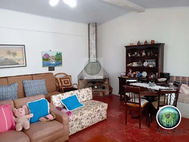 Chácara com 250m² 4 quartos e 2 banheiros, à venda, no bairro Carafá em Votorantim