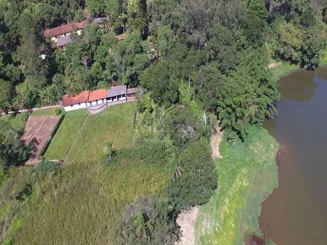 Chácara com 500m², à venda, no bairro Canedos em Piracaia