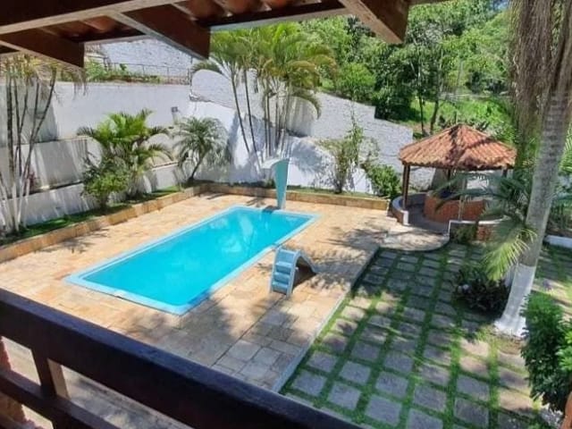 Chácara com 5000m² 3 quartos e 5 banheiros, à venda, no bairro Jardim Pinheirinho em Embu das Artes