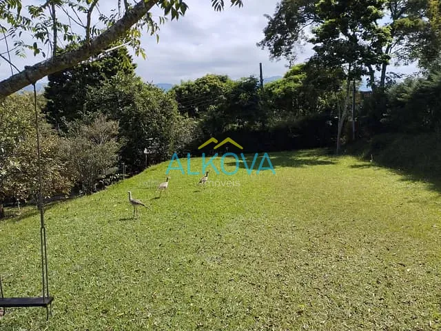 Chácara com 2501m² 2 quartos e 2 banheiros, à venda, no bairro Campo de Aviação Ipuã em Caçapava