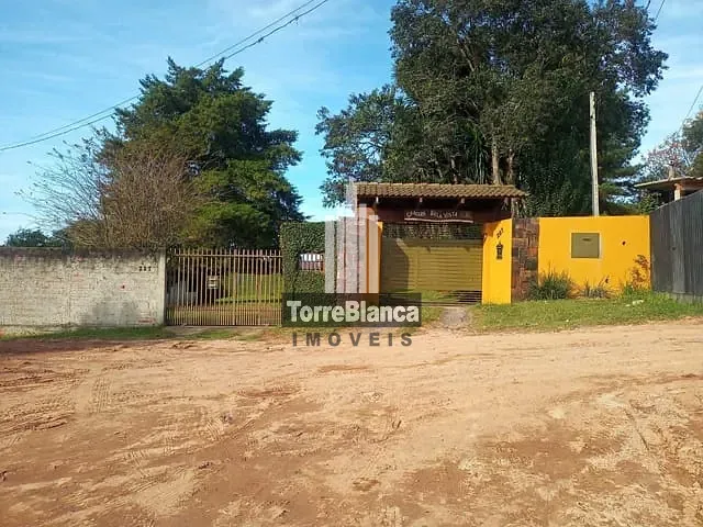 Chácara com 240m² 3 quartos e 3 banheiros, à venda ou para alugar, no bairro Oficinas em Ponta Grossa