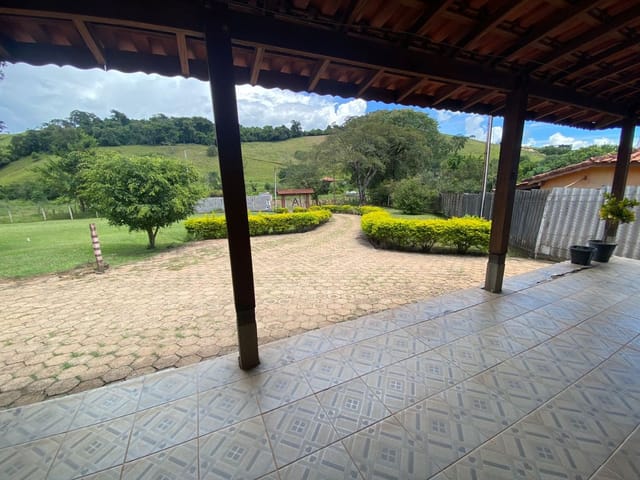 Chácara com 2400m², à venda, no bairro Água Branca em Cambuí