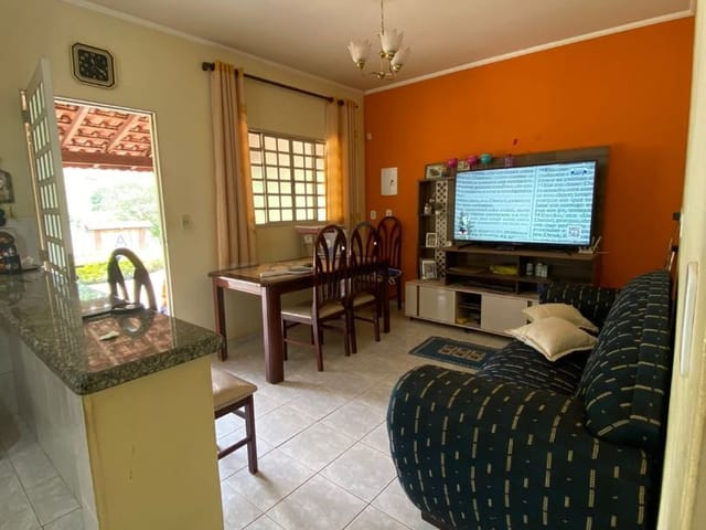 Chácara com 2400m², à venda, no bairro Água Branca em Cambuí