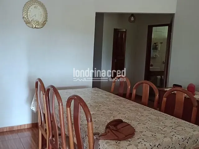 Chácara com 697m² 3 quartos e 2 banheiros, à venda, no bairro Selva em Londrina