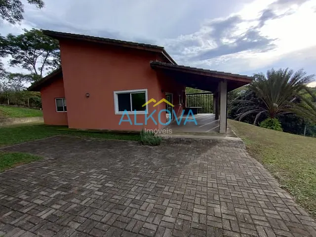 Chácara com 2500m² 2 quartos e 2 banheiros, à venda, no bairro Campo de Aviação Ipuã em Caçapava