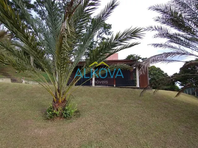 Chácara com 2500m² 2 quartos e 2 banheiros, à venda, no bairro Campo de Aviação Ipuã em Caçapava