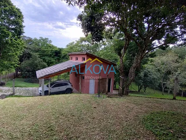 Chácara com 2500m² 2 quartos e 2 banheiros, à venda, no bairro Campo de Aviação Ipuã em Caçapava