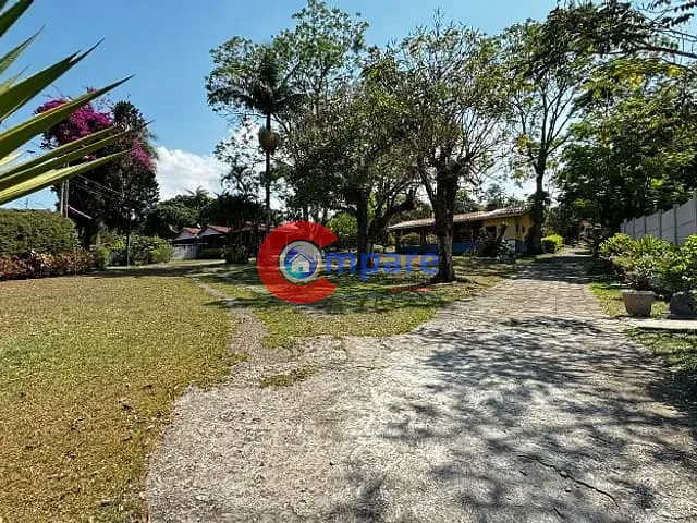 Chácara com 9570m² 4 quartos e 2 banheiros, à venda, no bairro Mascatinho em Nazaré Paulista