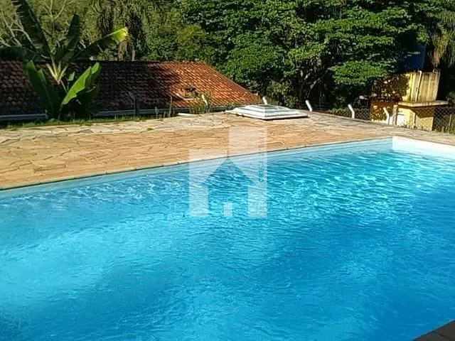 Chácara com 2000m² 2 quartos e 2 banheiros, à venda, no bairro Colina do Sol em Jarinu