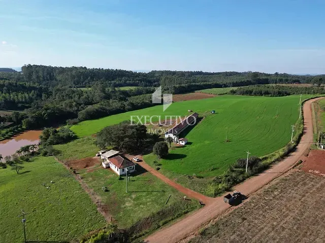 Chácara com 80000m² 3 quartos e 2 banheiros, à venda, no bairro Interior em Estrela